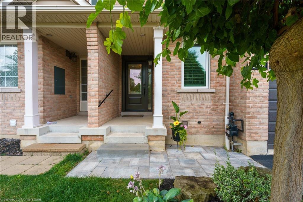 Photo 3 of 2626 Armour Crescent, Burlington ON