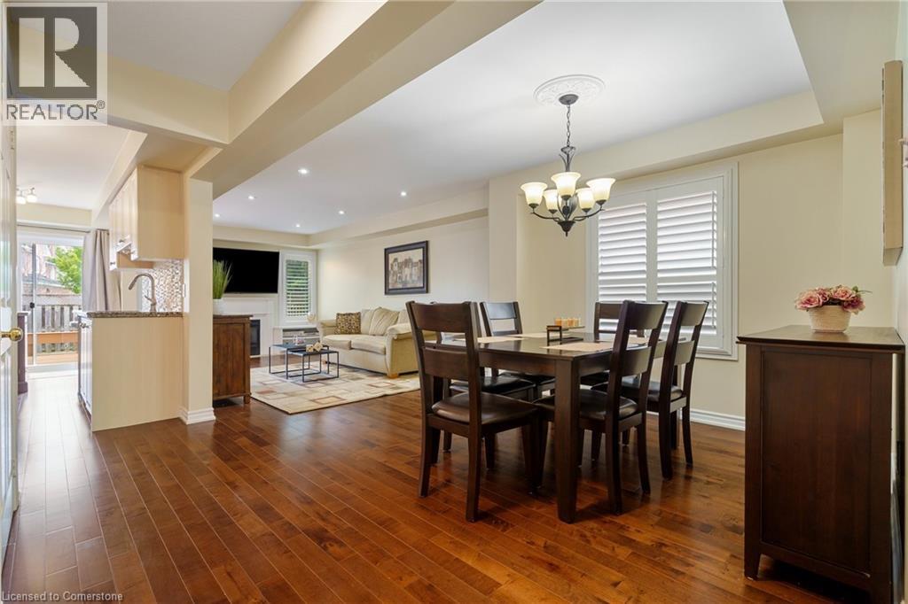 Photo 5 of 2626 Armour Crescent, Burlington ON