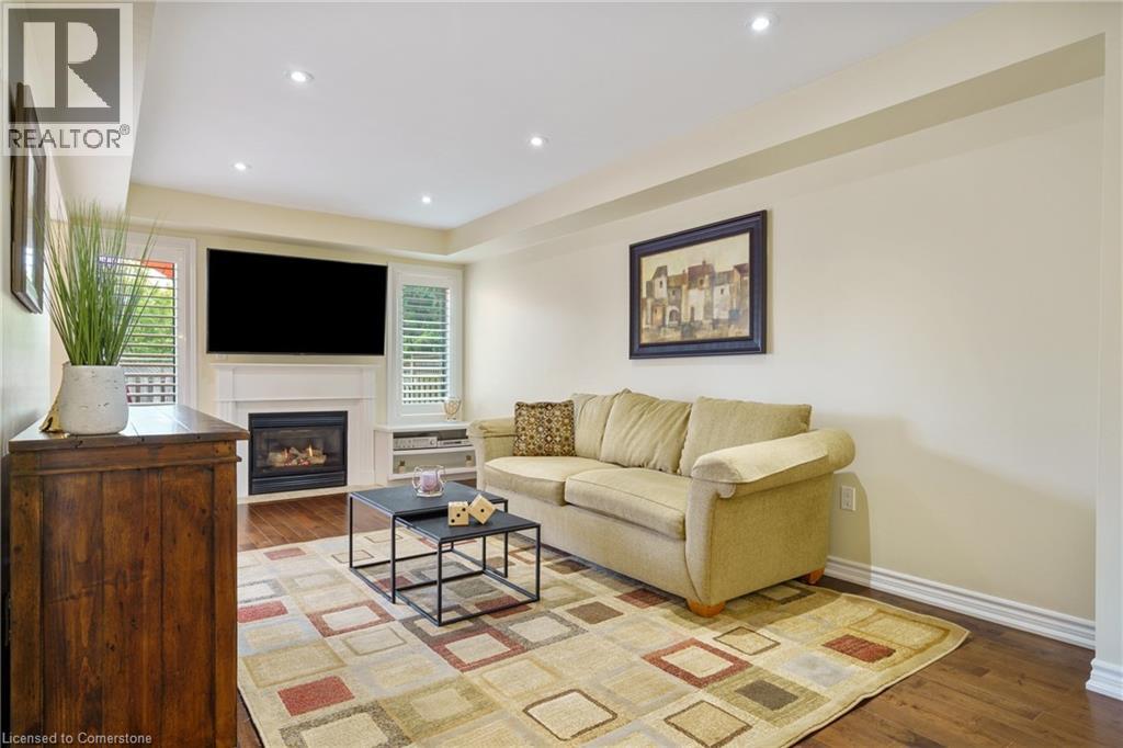 Photo 8 of 2626 Armour Crescent, Burlington ON