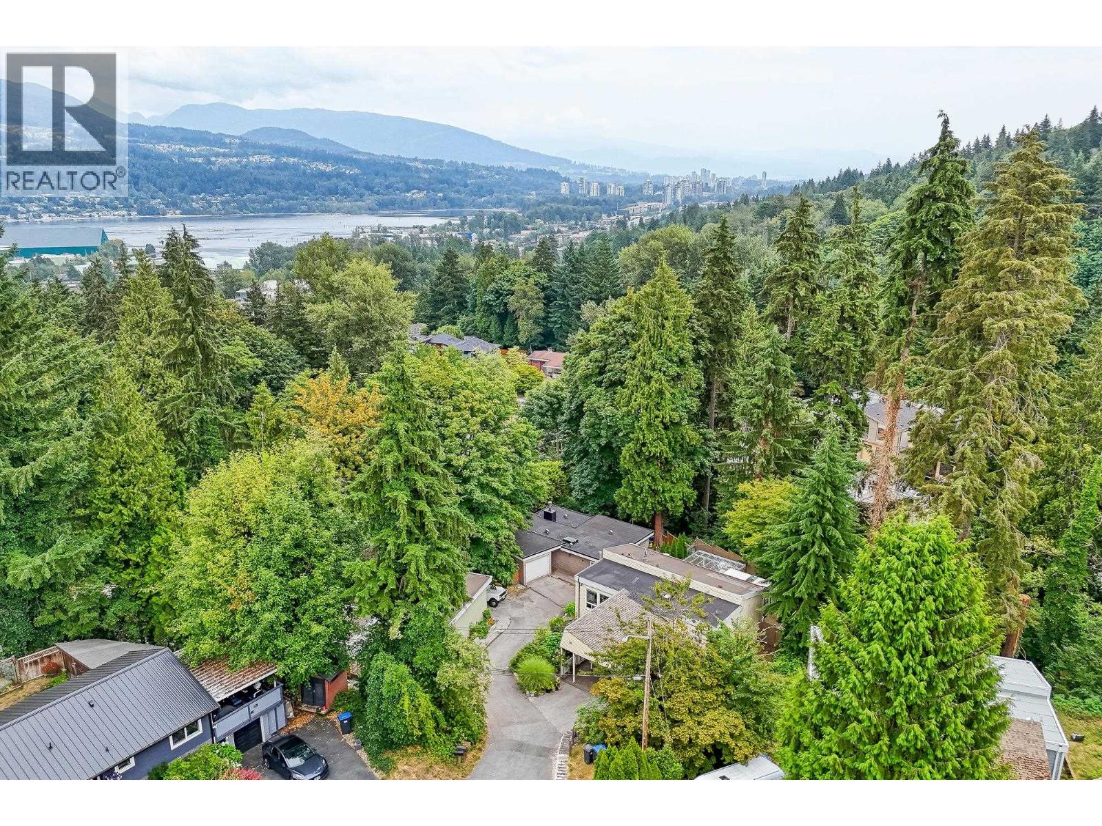 Photo 5 of 17 Mount Royal Drive, Port Moody BC