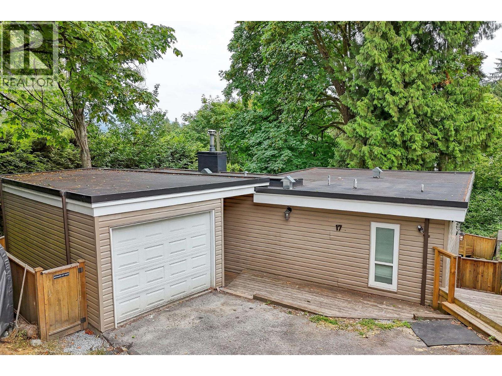 Photo 31 of 17 Mount Royal Drive, Port Moody BC