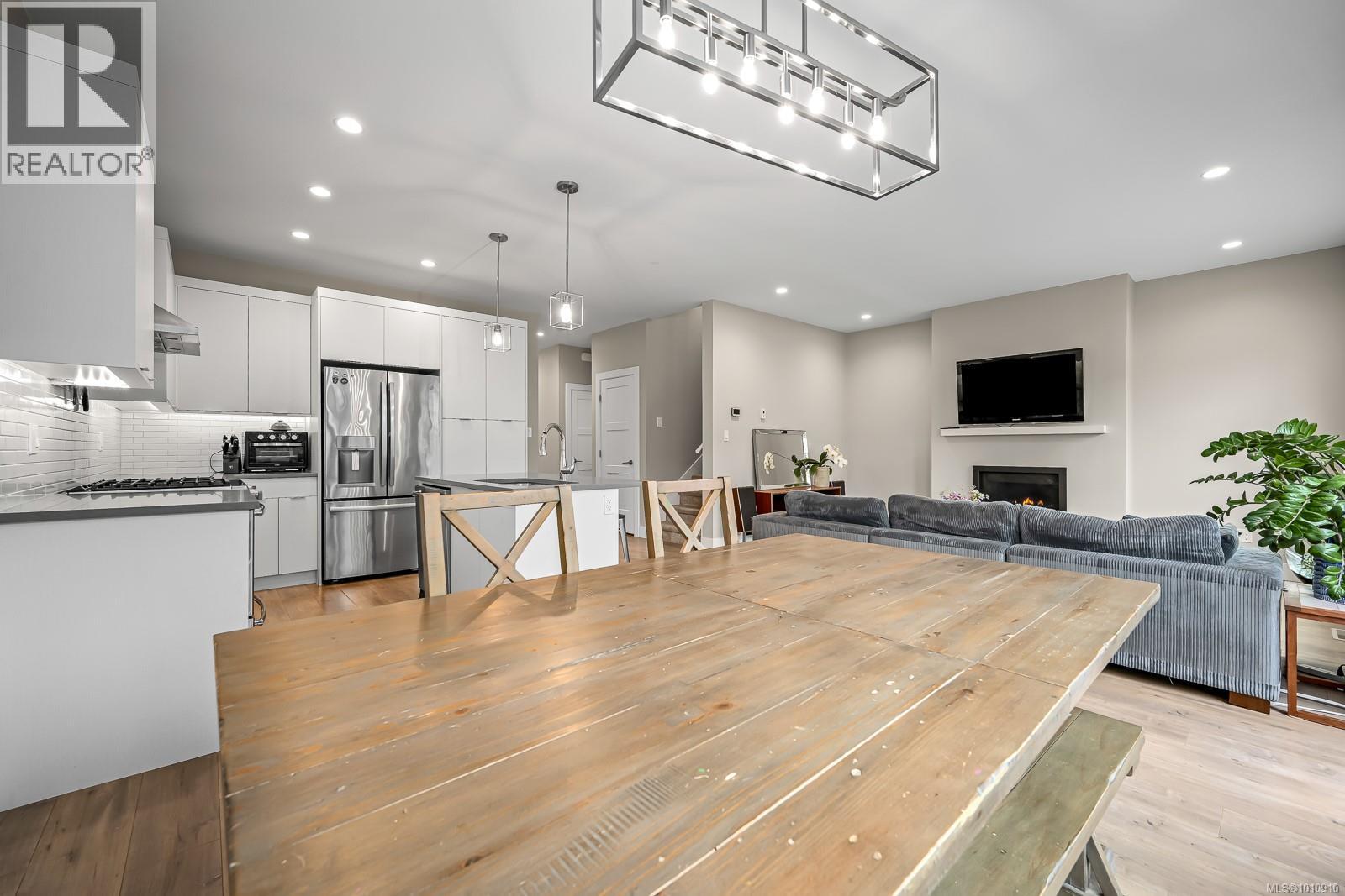 46 2607 Kendal Ave, Cumberland