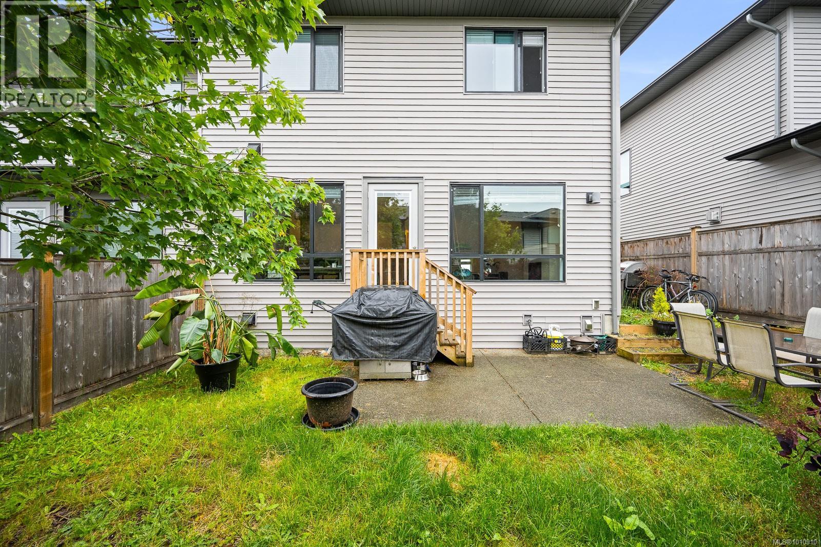 46 2607 Kendal Ave, Cumberland