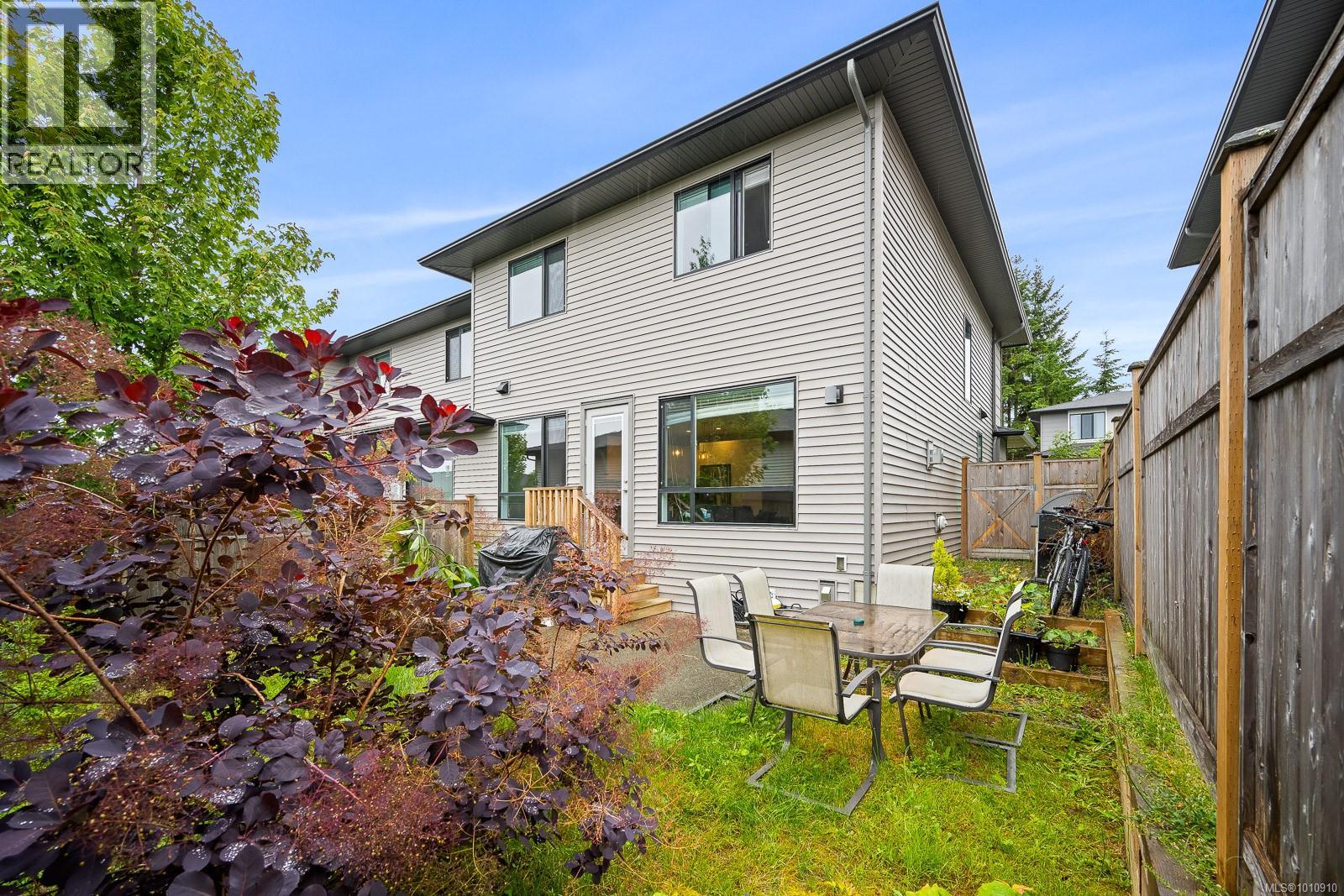 46 2607 Kendal Ave, Cumberland