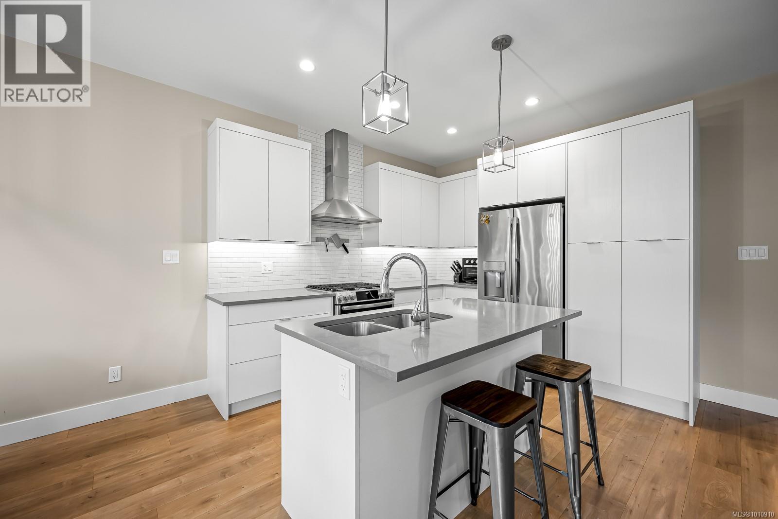 46 2607 Kendal Ave, Cumberland