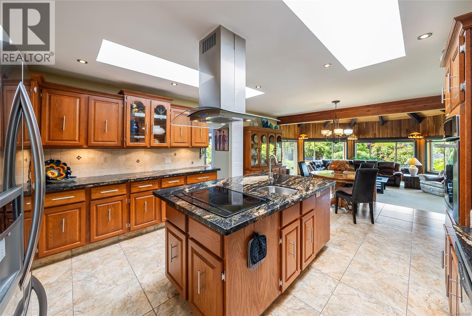 Photo 47 of 807 Shorewood Dr, Parksville BC