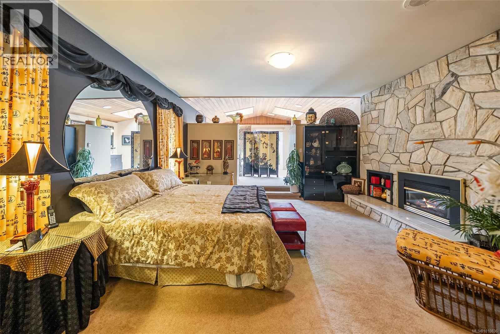 Photo 3 of 807 Shorewood Dr, Parksville BC