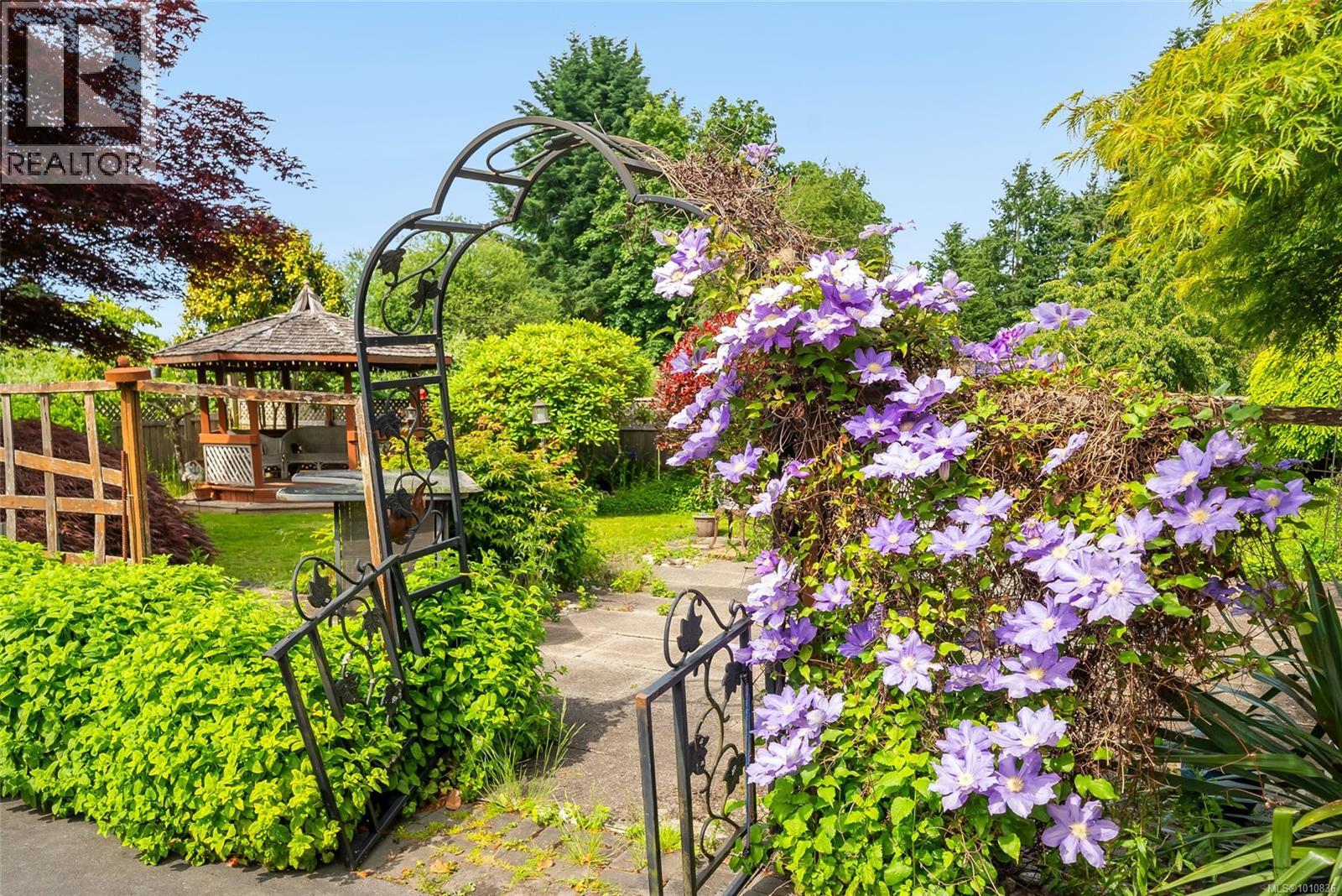 Photo 57 of 807 Shorewood Dr, Parksville BC