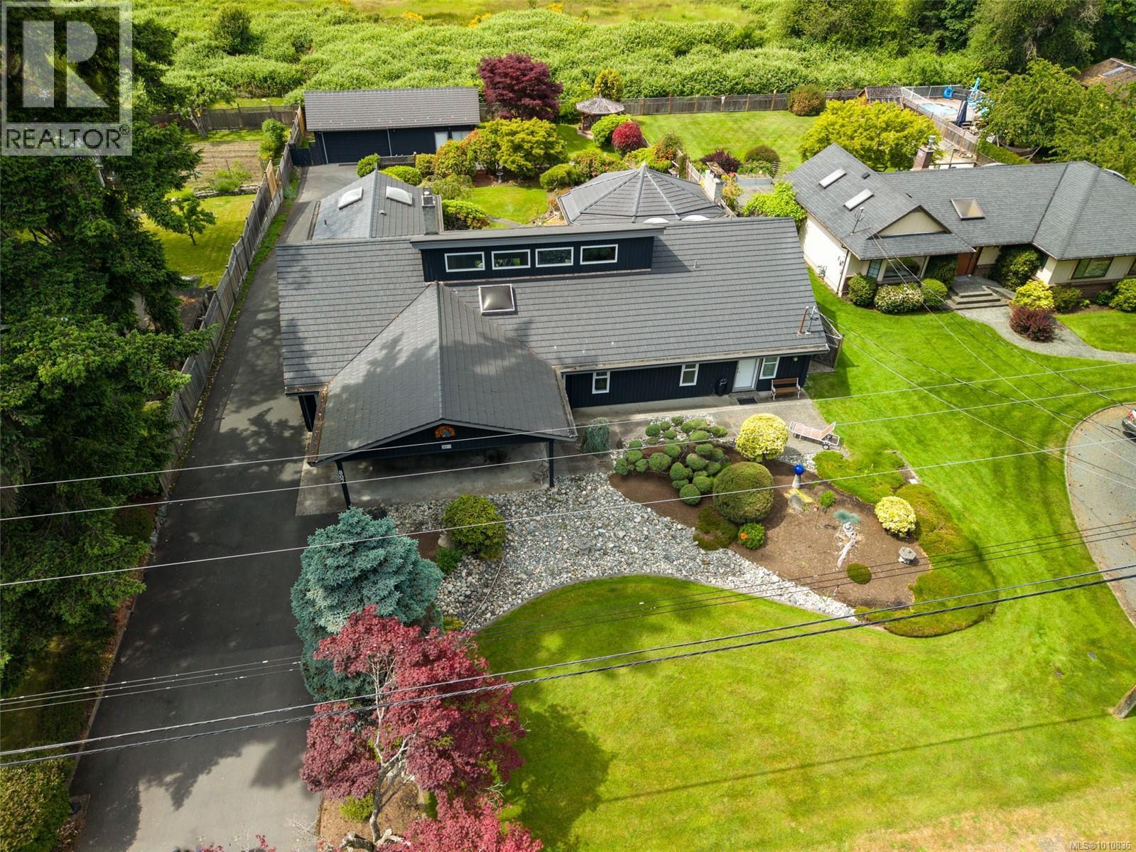 Photo 21 of 807 Shorewood Dr, Parksville BC