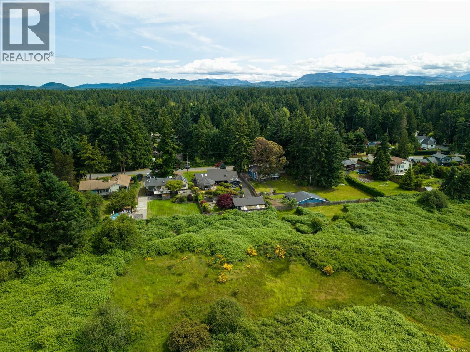 Photo 23 of 807 Shorewood Dr, Parksville BC
