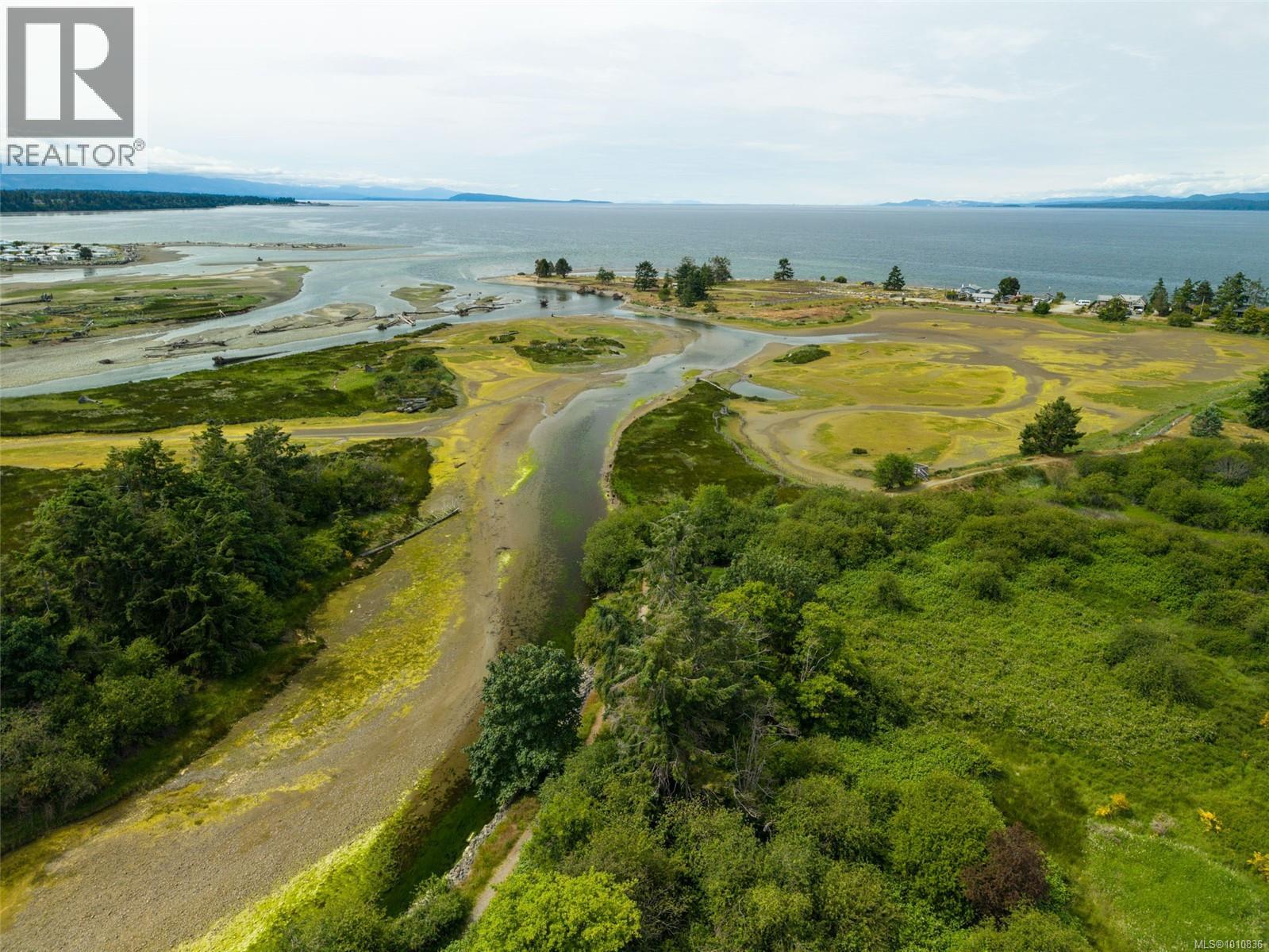 Photo 5 of 807 Shorewood Dr, Parksville BC