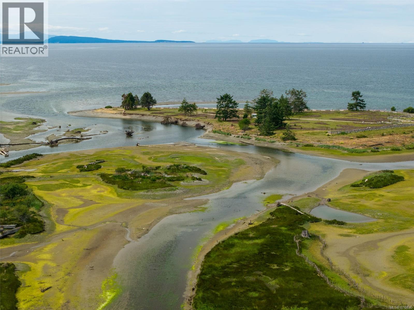 Photo 24 of 807 Shorewood Dr, Parksville BC