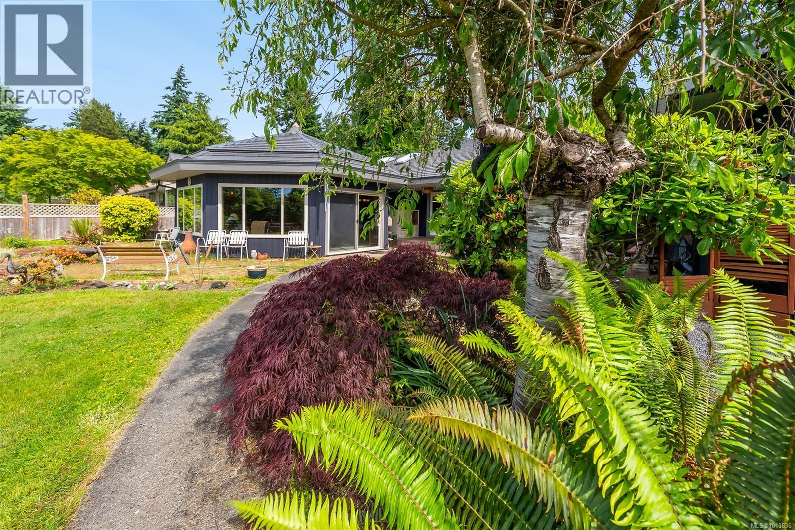 Photo 41 of 807 Shorewood Dr, Parksville BC