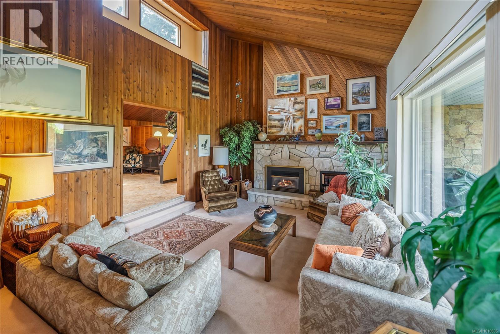 Photo 7 of 807 Shorewood Dr, Parksville BC