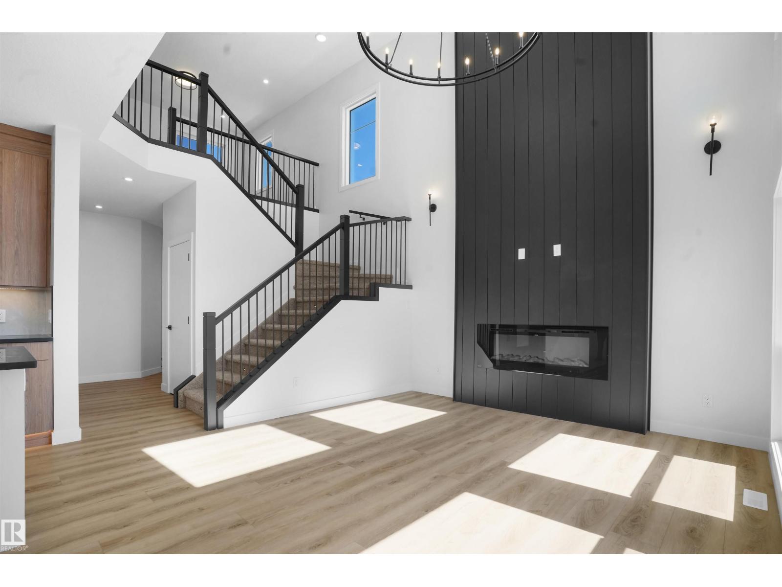 Photo 10 of 3322 Chickadee Dr Nw, Edmonton AB