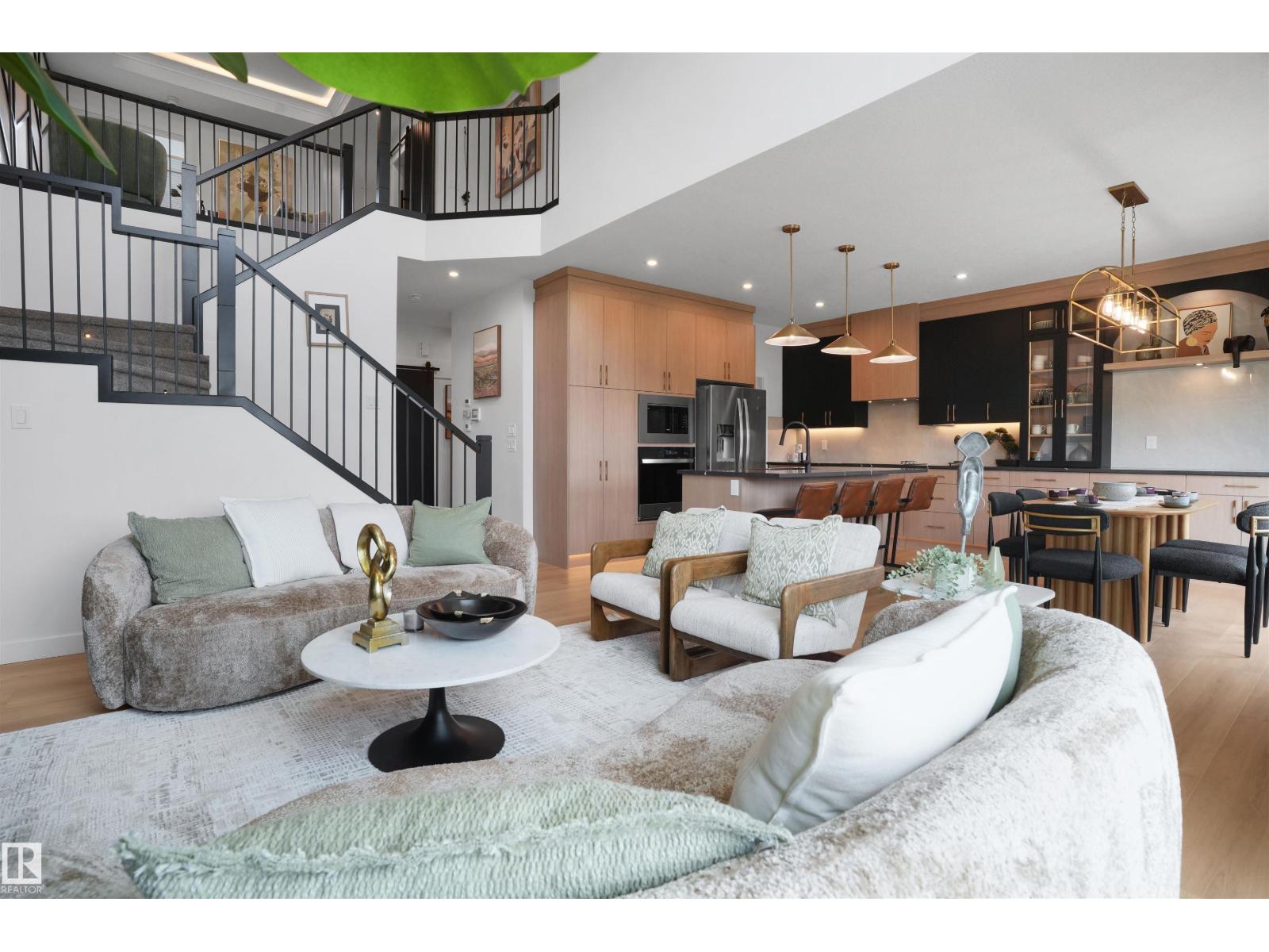 Photo 6 of 3324 Chickadee Dr Nw, Edmonton AB