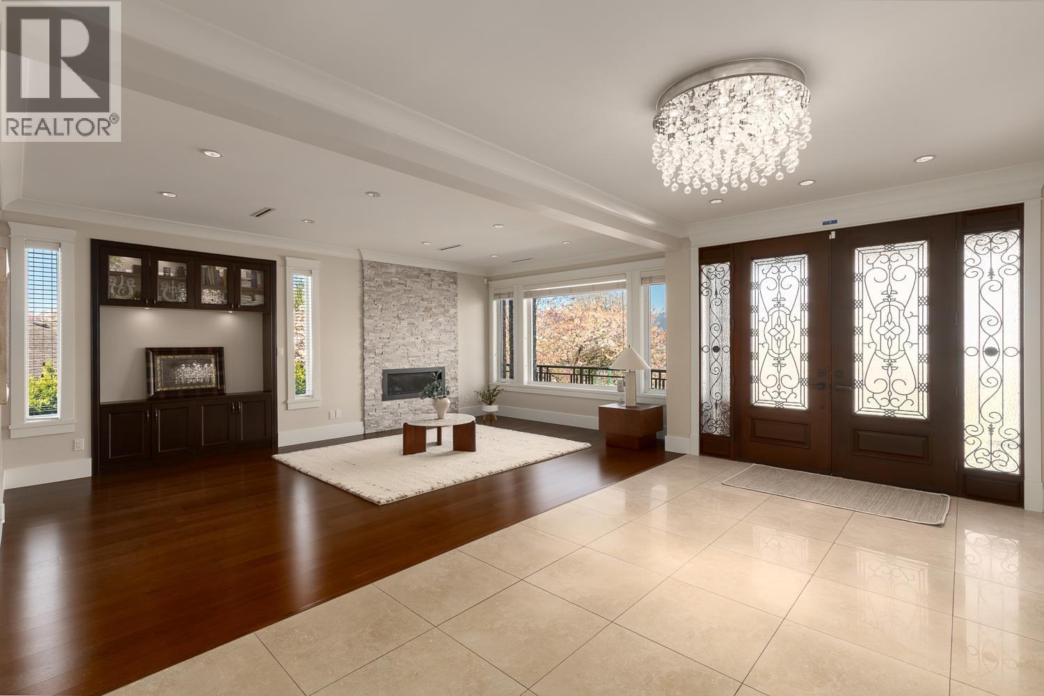Photo 3 of 7120 Ridge Drive, Burnaby BC