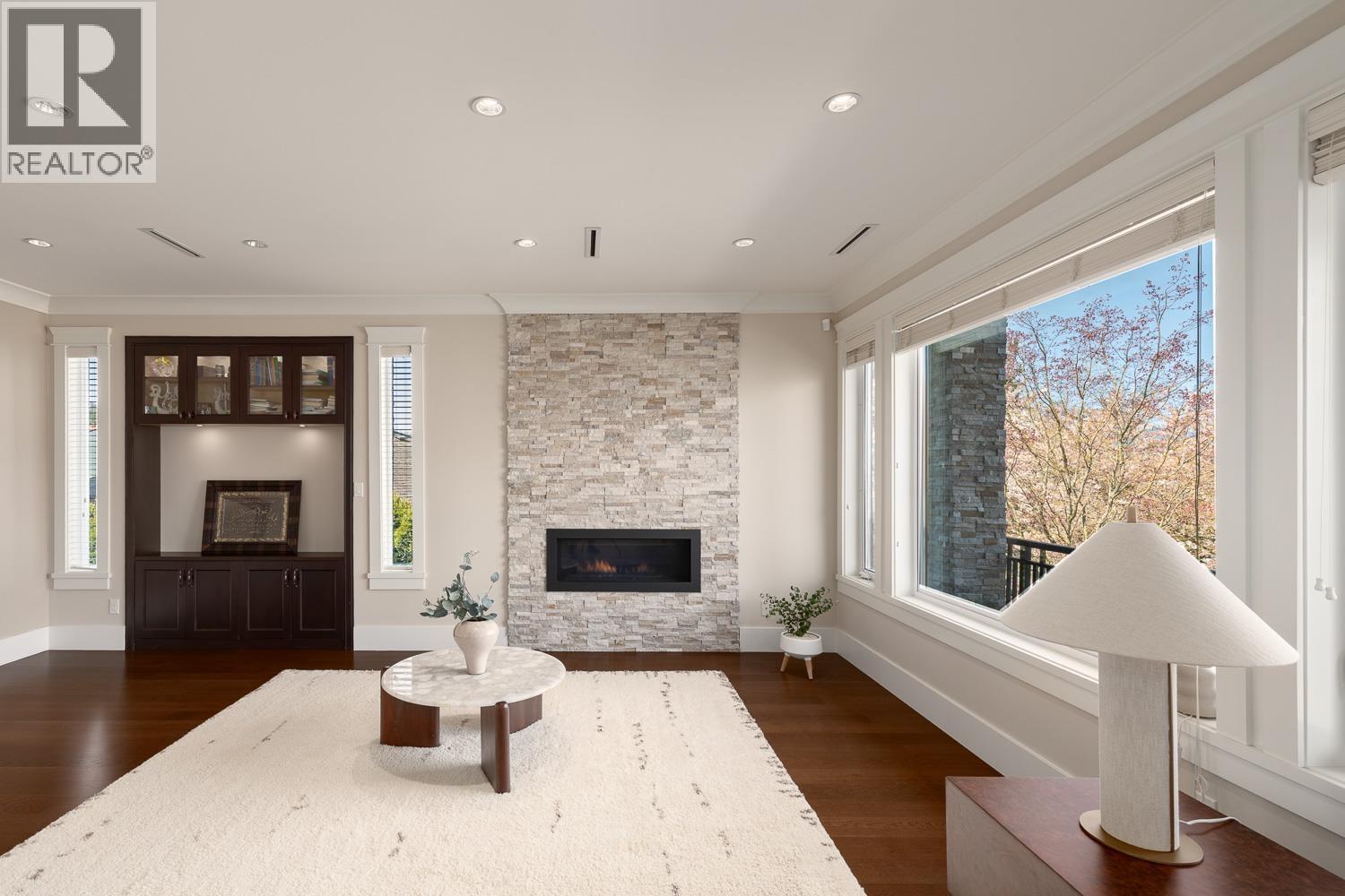 Photo 5 of 7120 Ridge Drive, Burnaby BC
