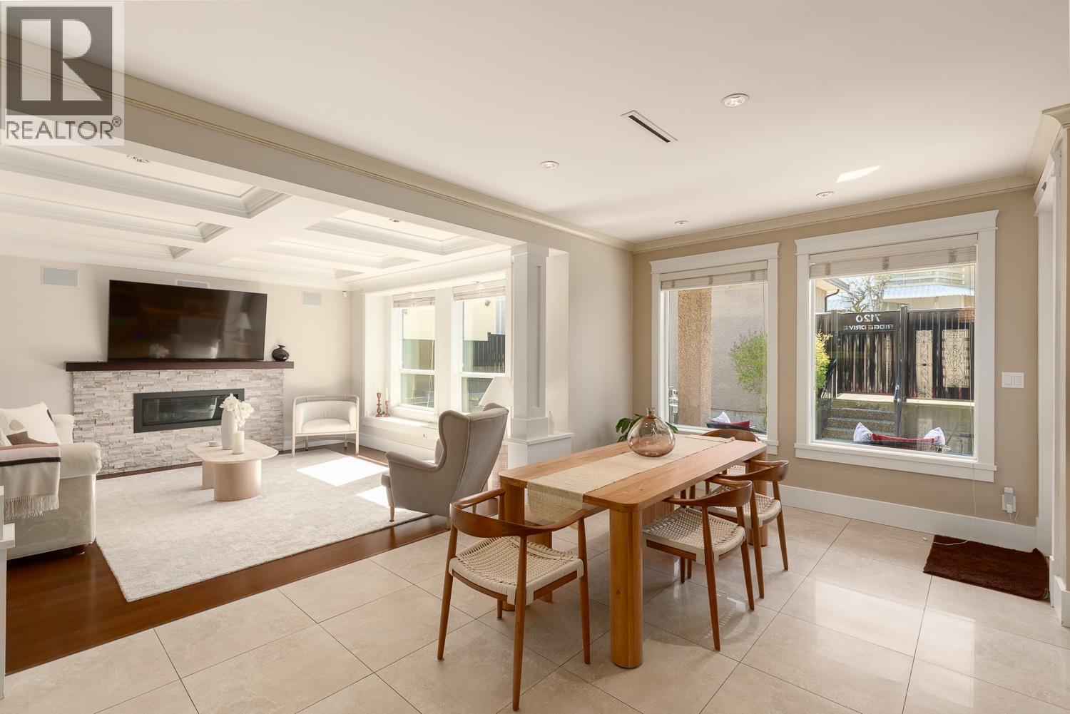 Photo 12 of 7120 Ridge Drive, Burnaby BC
