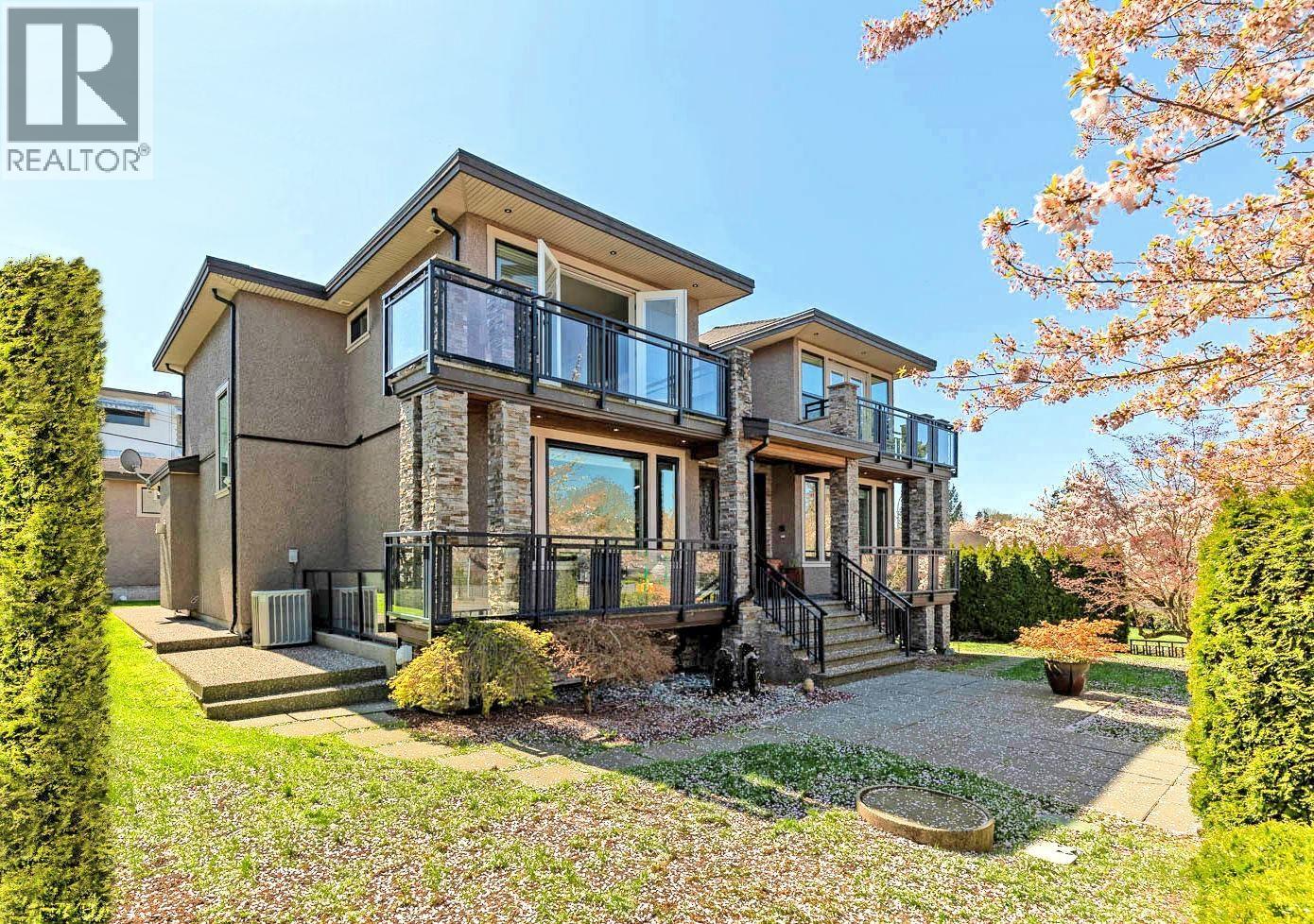 Photo 1 of 7120 Ridge Drive, Burnaby BC