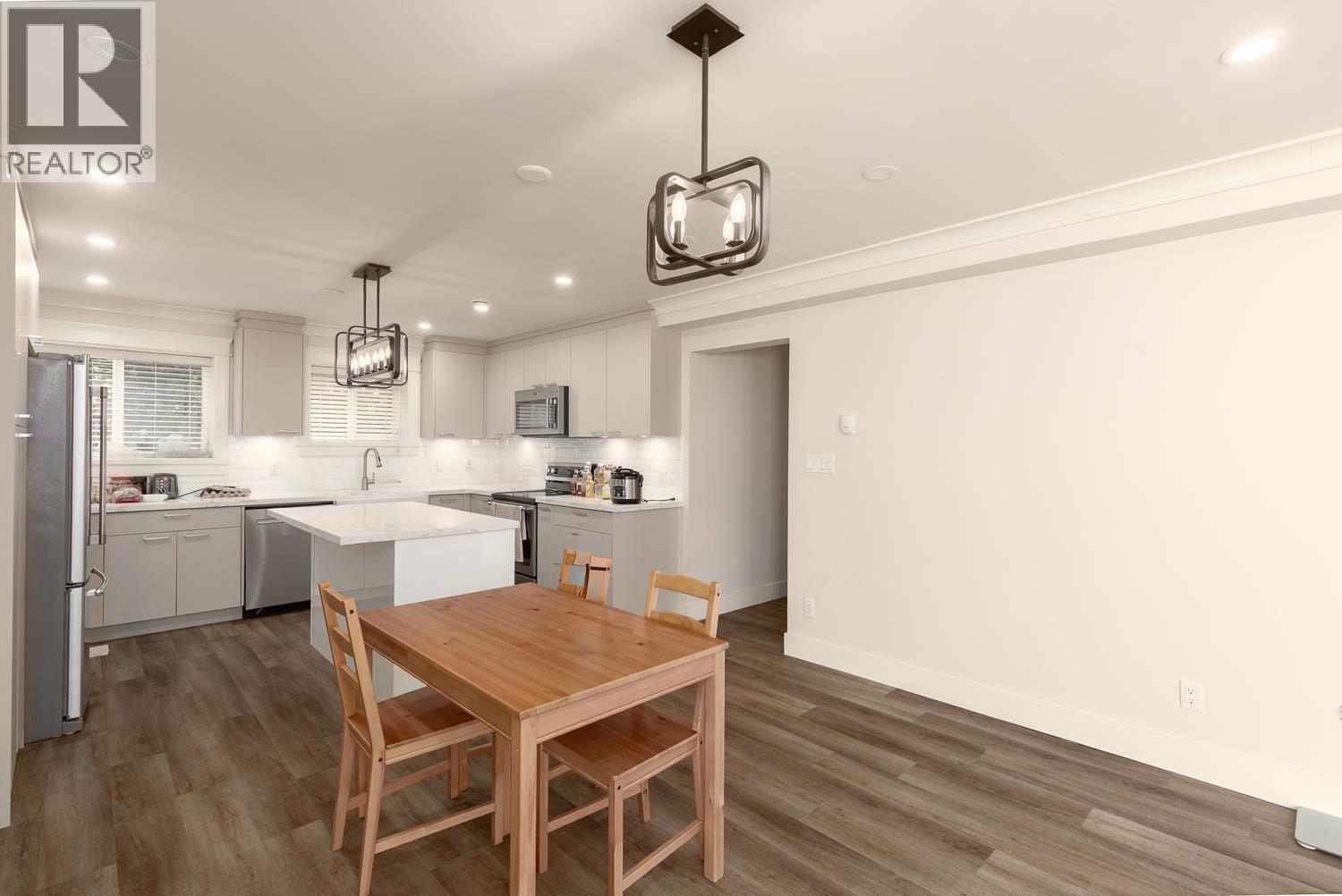 Photo 32 of 7120 Ridge Drive, Burnaby BC