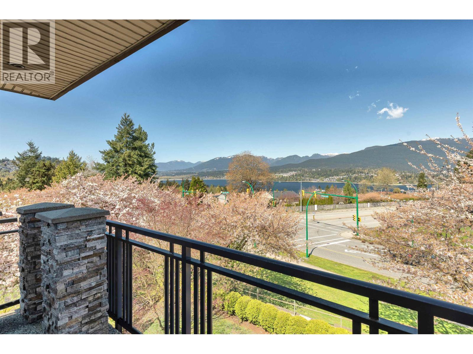 Photo 28 of 7120 Ridge Drive, Burnaby BC