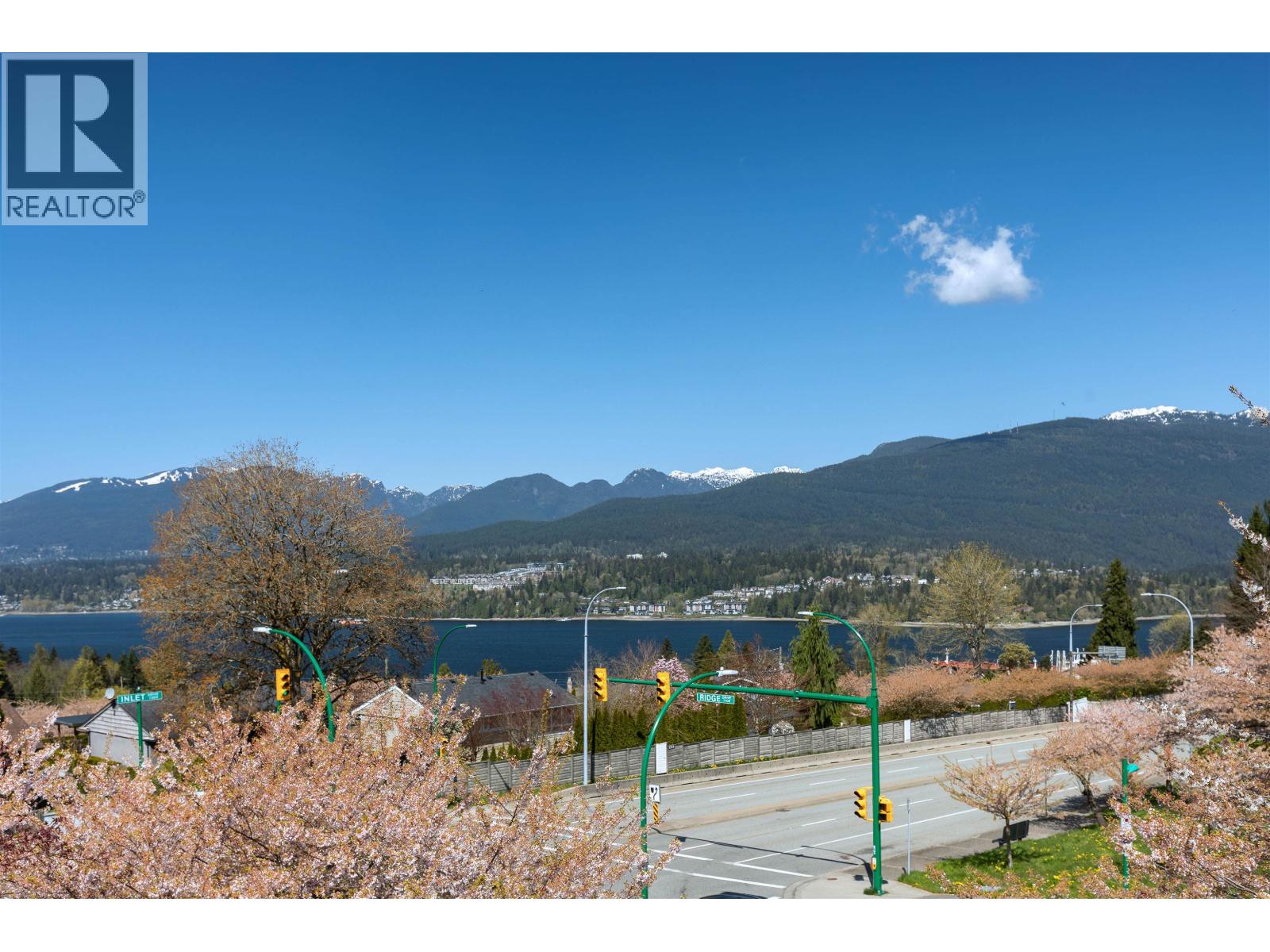 Photo 29 of 7120 Ridge Drive, Burnaby BC