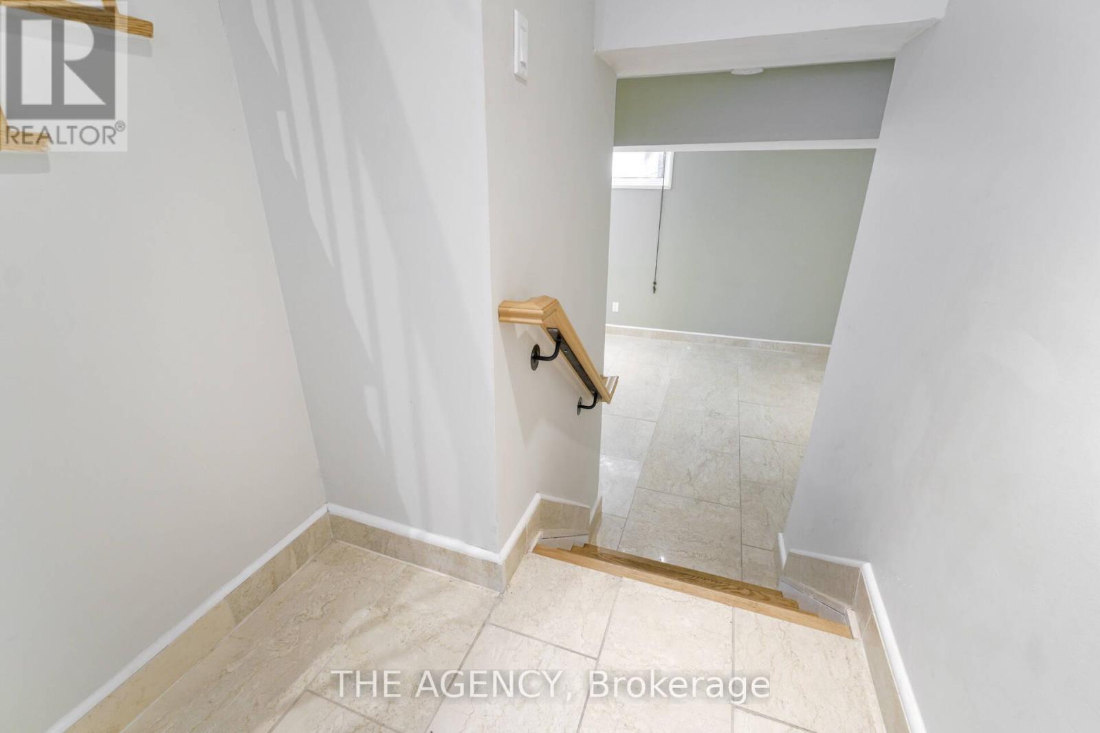 Photo 31 of 21 90 Castlebury Crescent, Toronto ON
