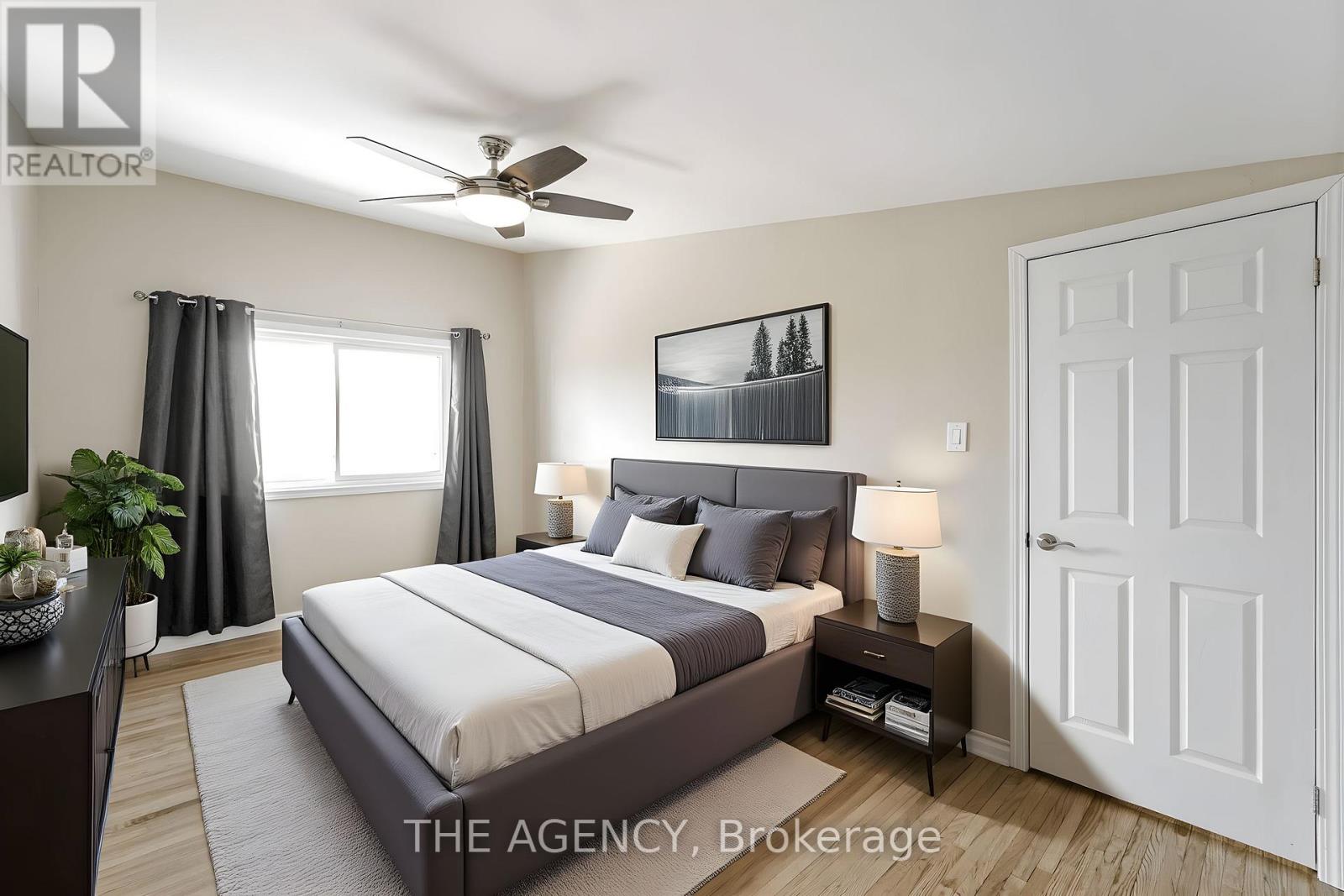 Photo 3 of 21 90 Castlebury Crescent, Toronto ON