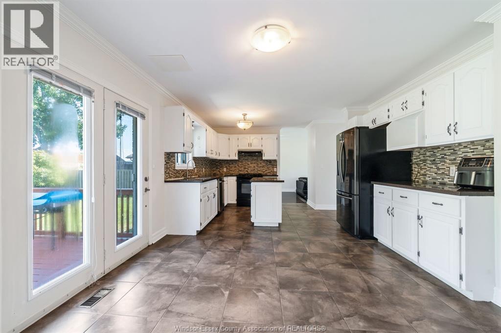 Photo 32 of 28 Carter Avenue, Leamington ON
