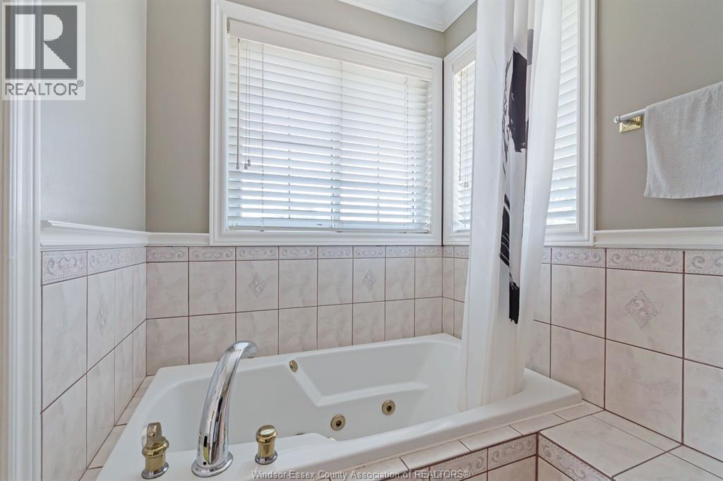 Photo 25 of 28 Carter Avenue, Leamington ON
