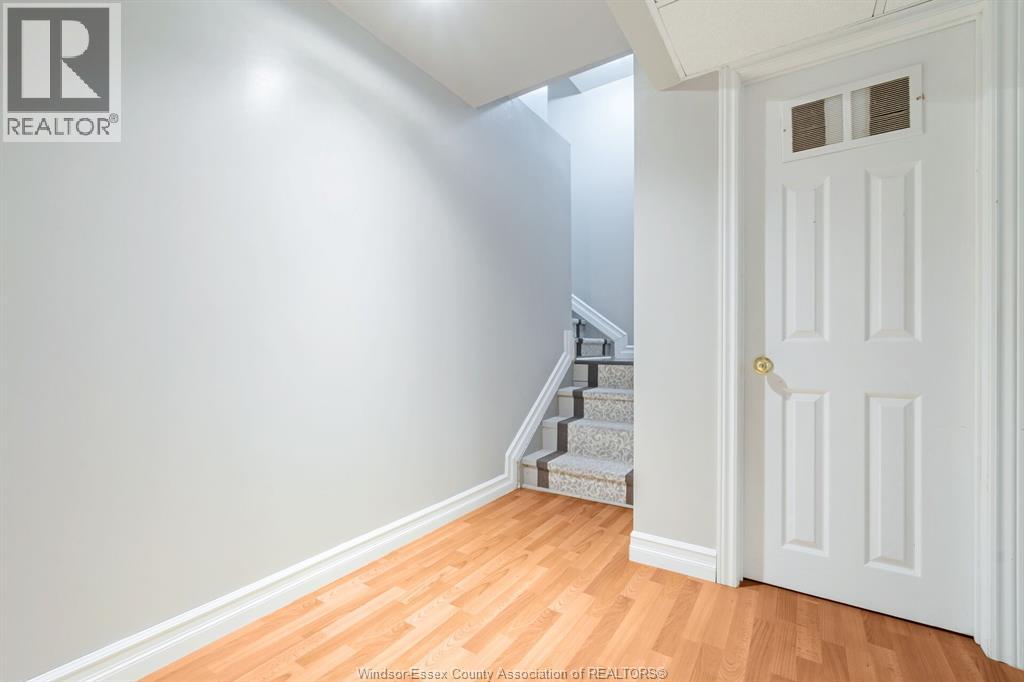 Photo 7 of 28 Carter Avenue, Leamington ON