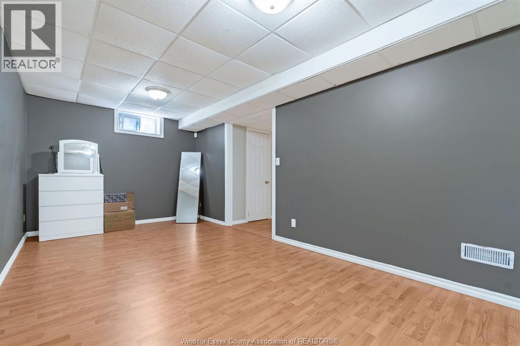 Photo 42 of 28 Carter Avenue, Leamington ON