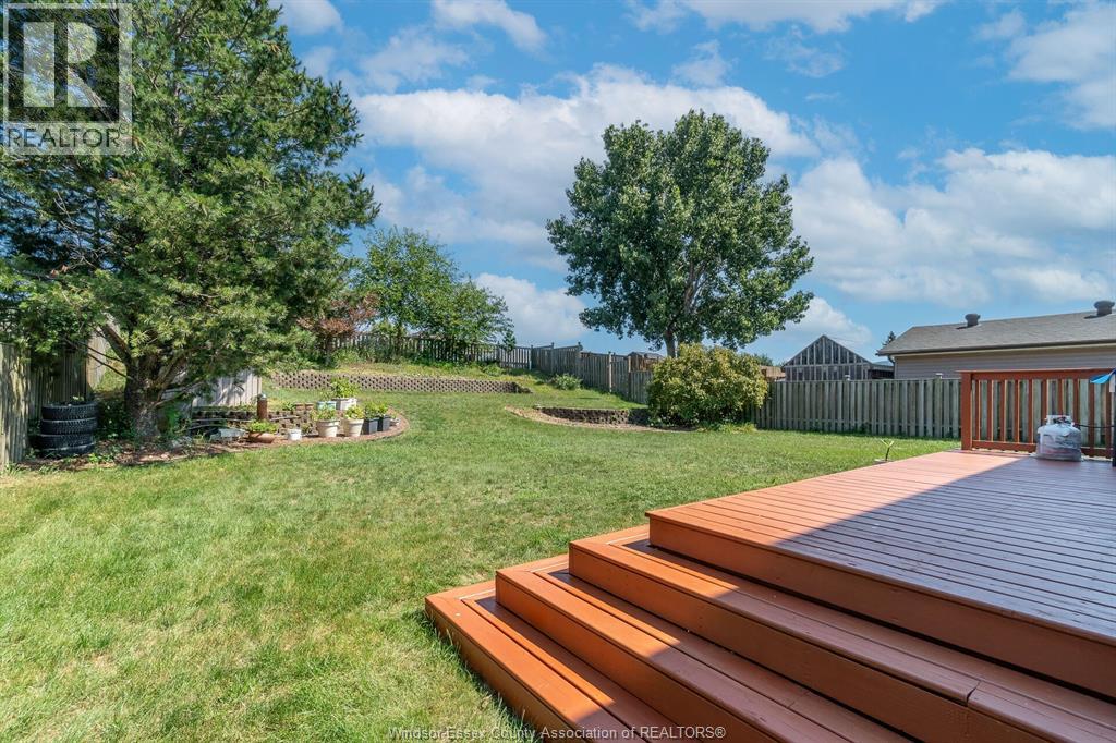 Photo 10 of 28 Carter Avenue, Leamington ON