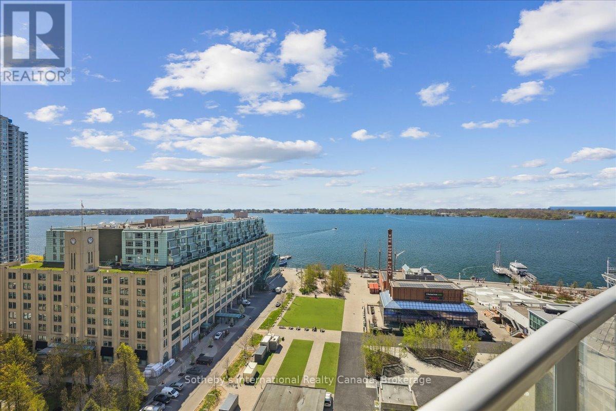 1804 – 218 QUEENS QUAY W