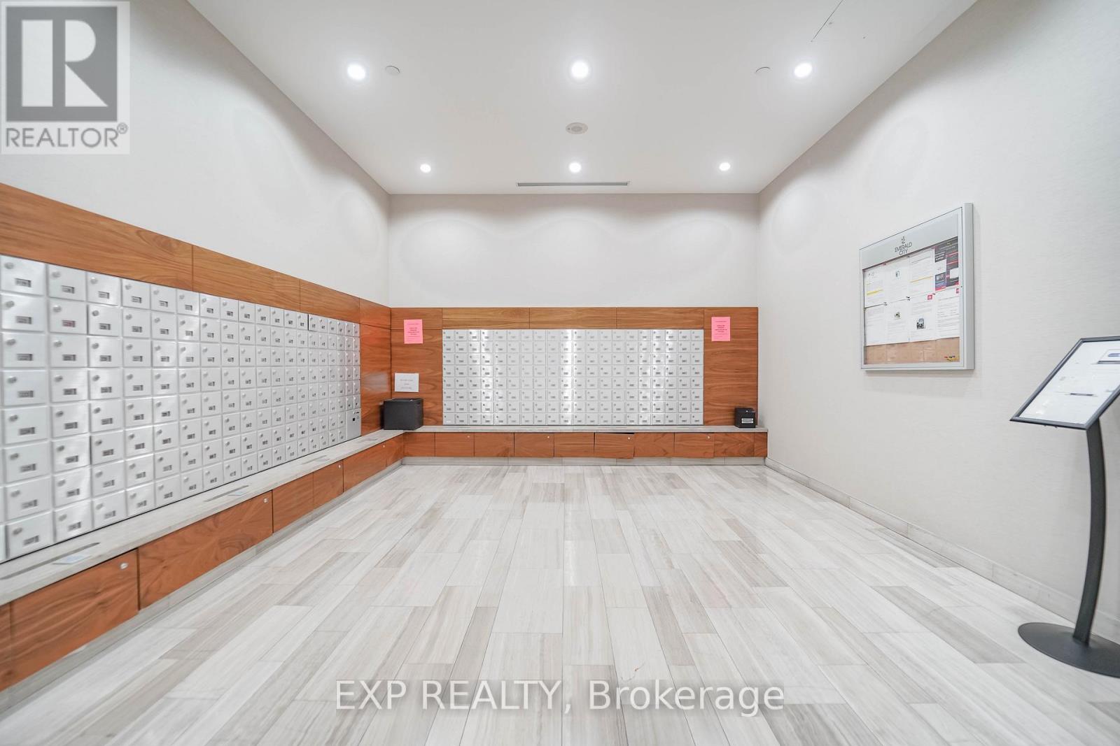 Photo 37 of 408 62 Forest Manor Road, Toronto ON