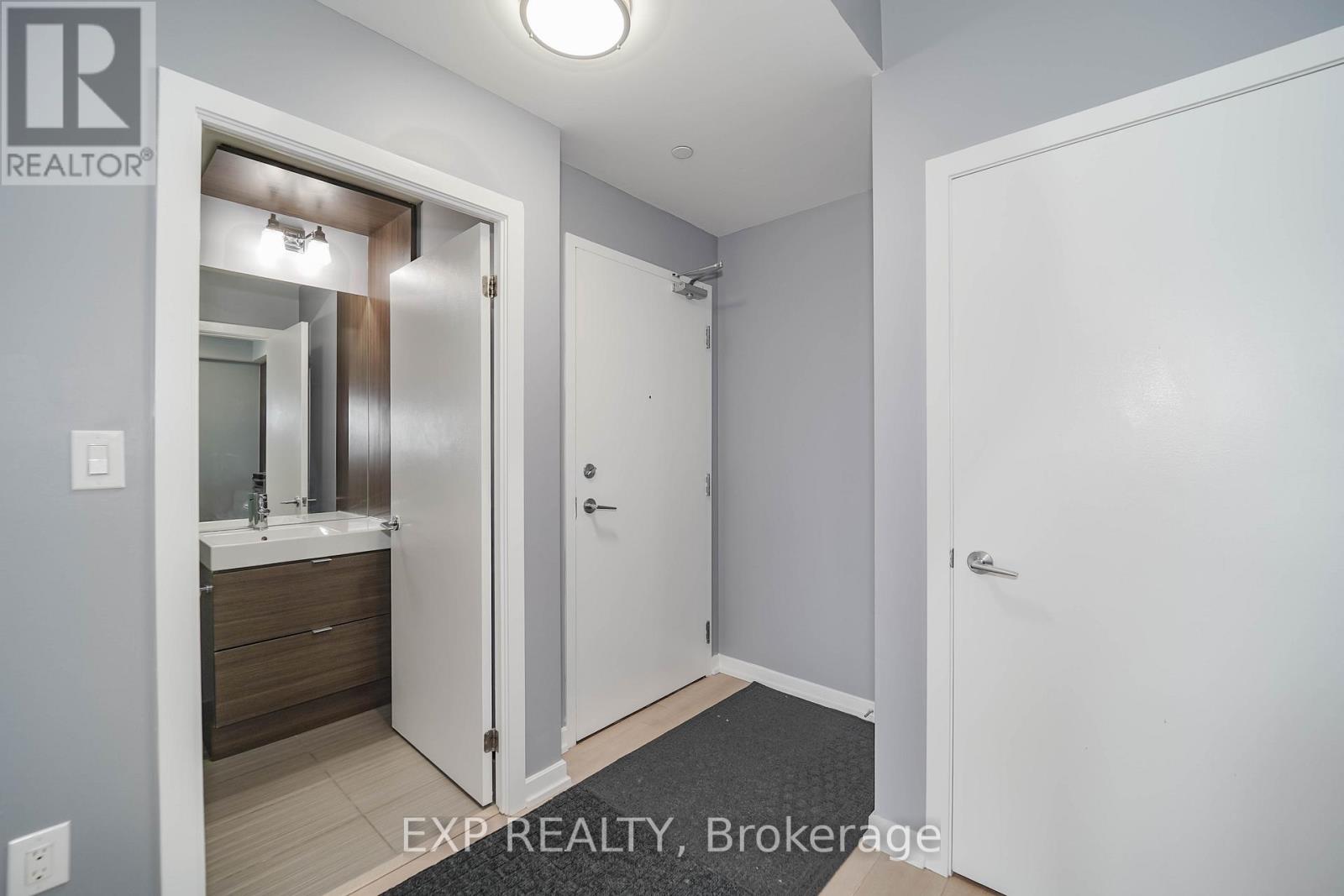Photo 4 of 408 62 Forest Manor Road, Toronto ON