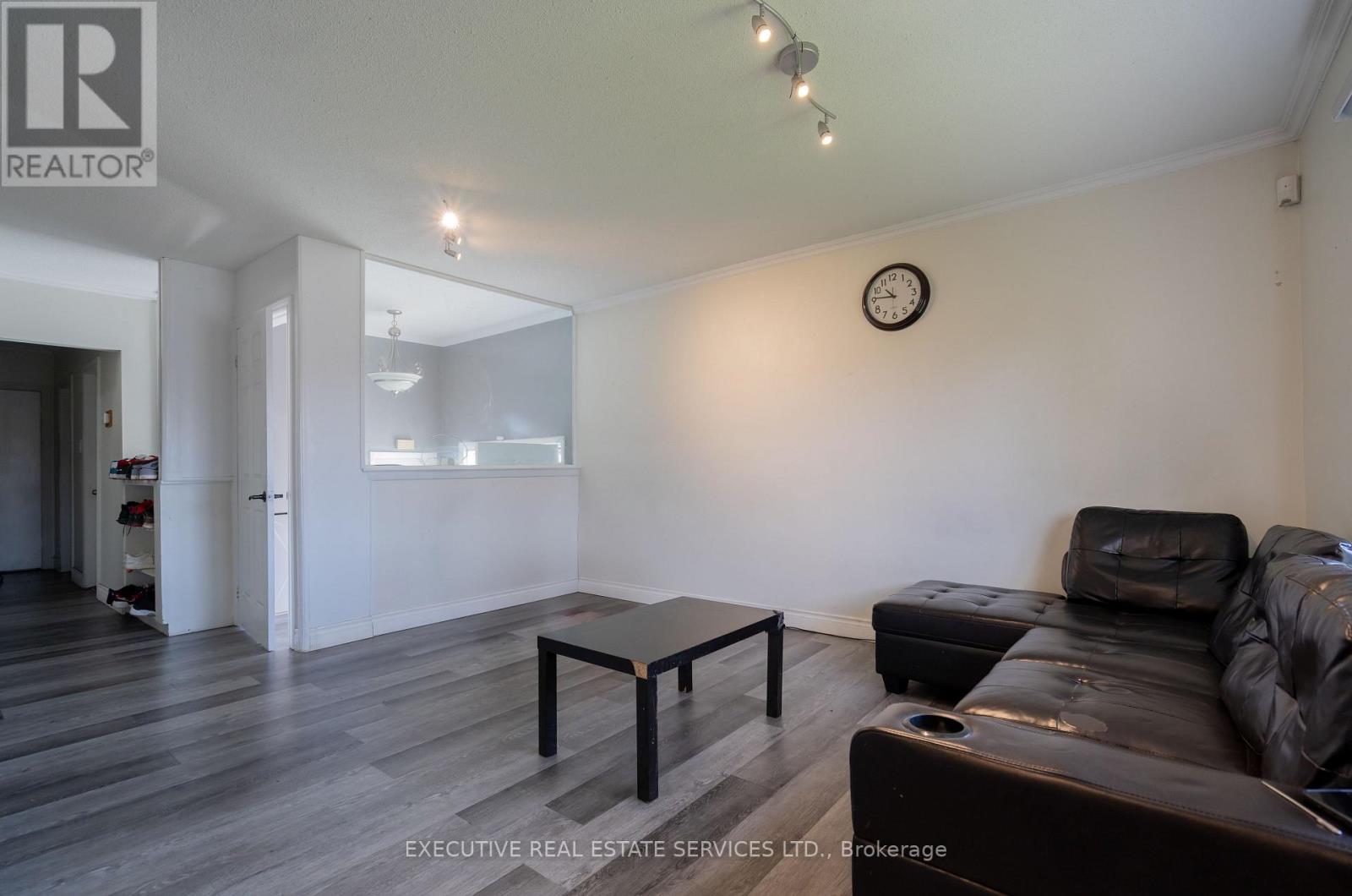 Photo 27 of 32 Brimorton Drive, Toronto ON