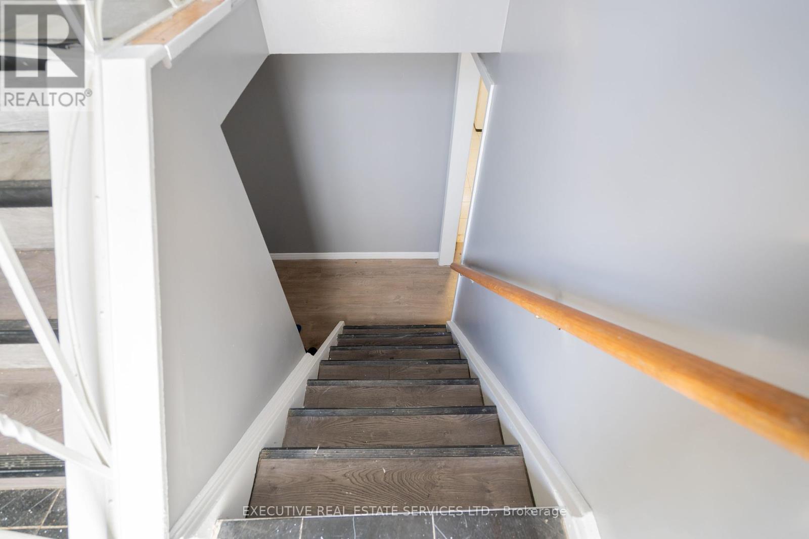 Photo 15 of 32 Brimorton Drive, Toronto ON