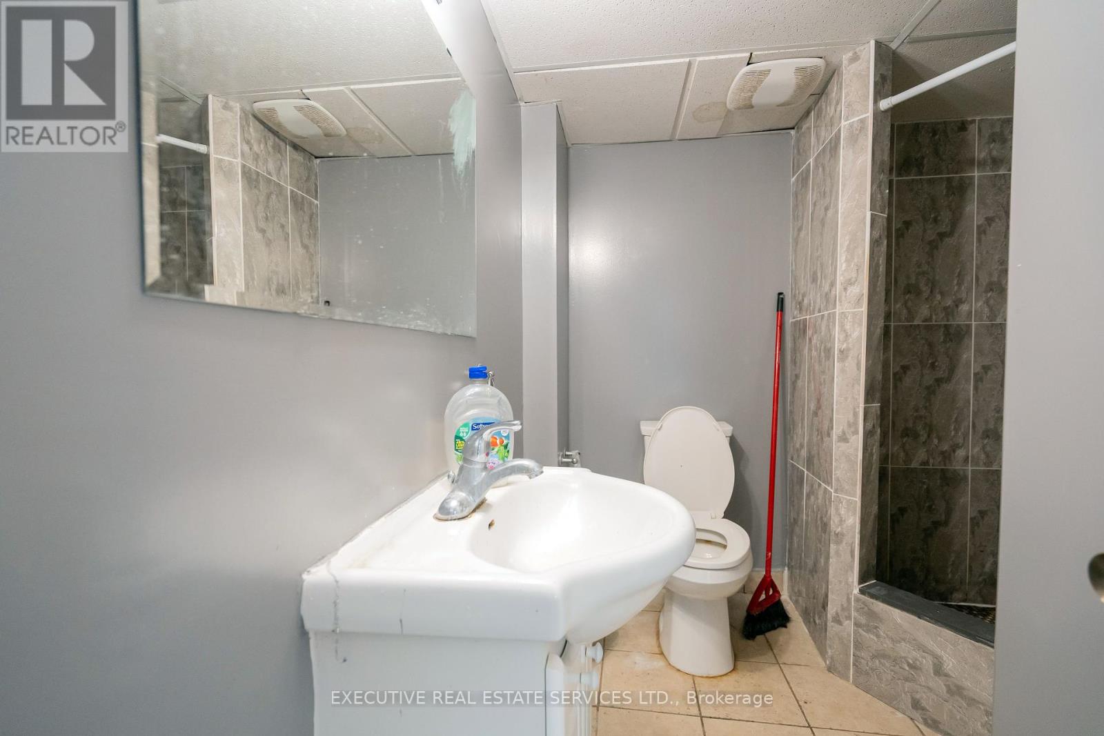 Photo 23 of 32 Brimorton Drive, Toronto ON