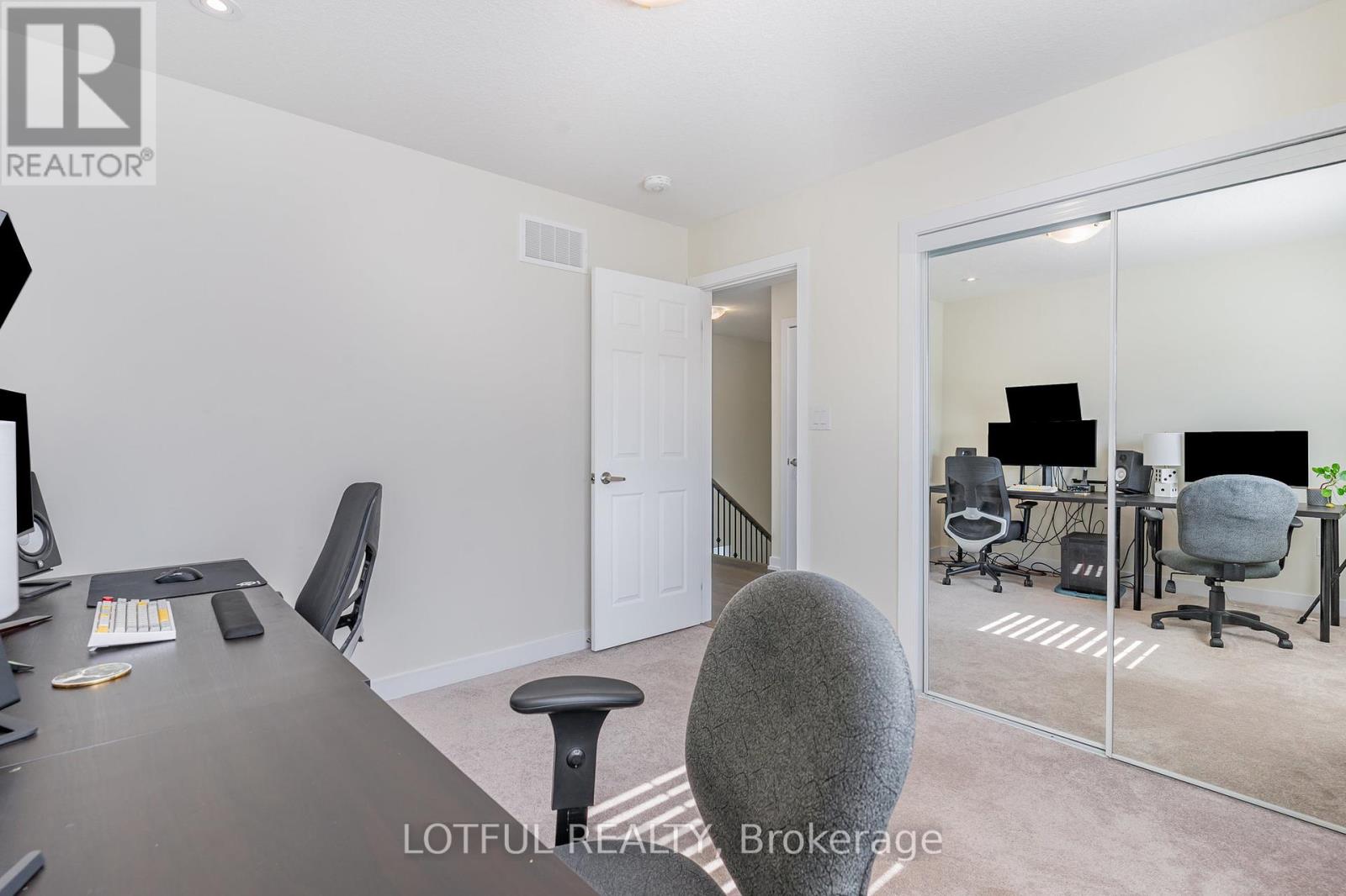 Photo 16 of 82 Lilac Circle, Haldimand ON