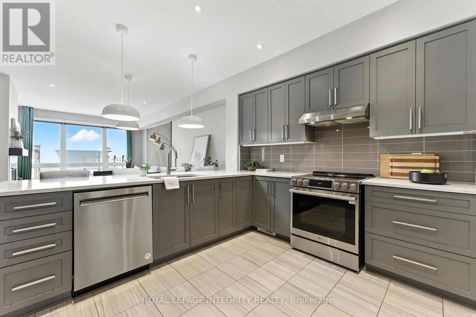 Photo 6 of 150 Shinny Avenue, Ottawa ON