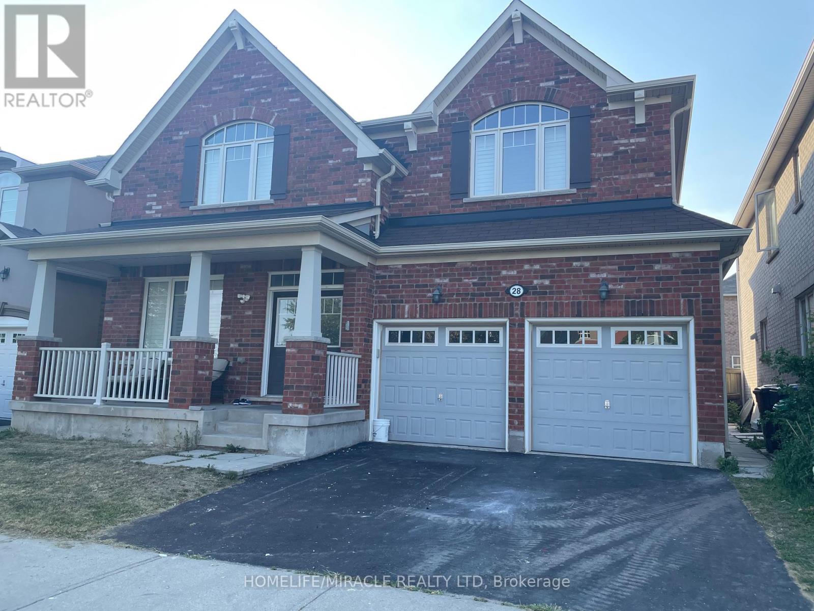 Photo 1 of 28 Aylesbury Drive, Brampton ON