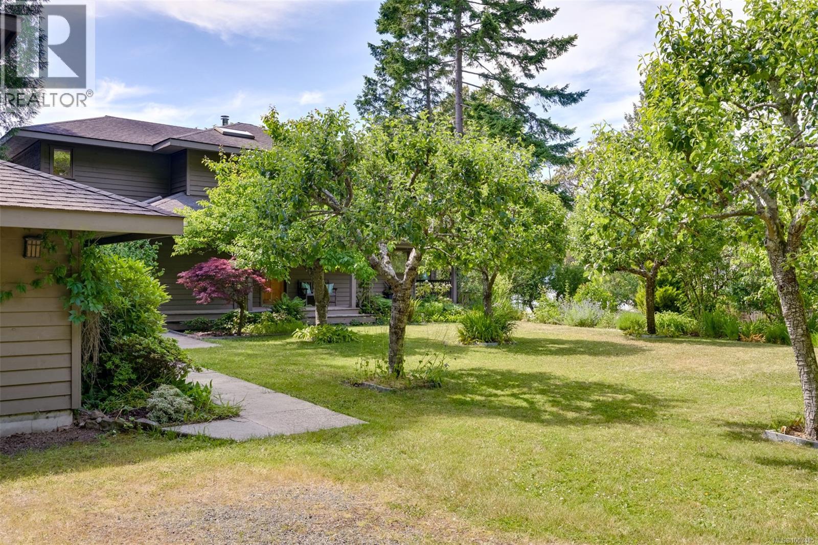 114 Arbutus Rd, Salt Spring