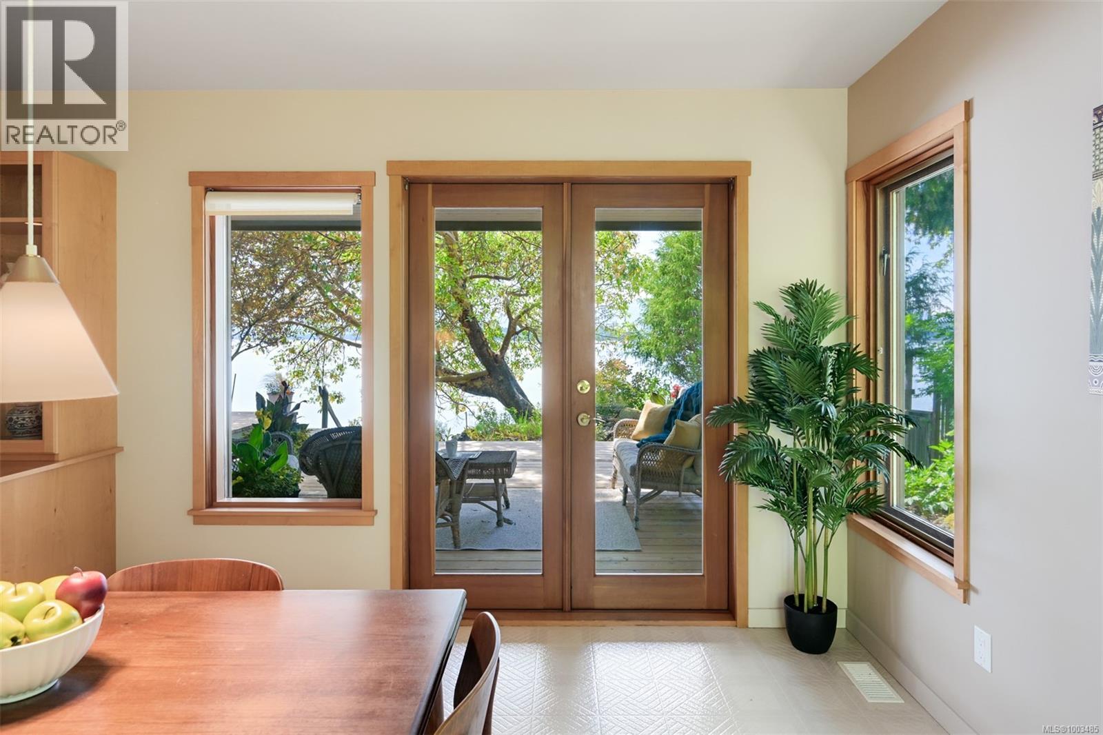 114 Arbutus Rd, Salt Spring