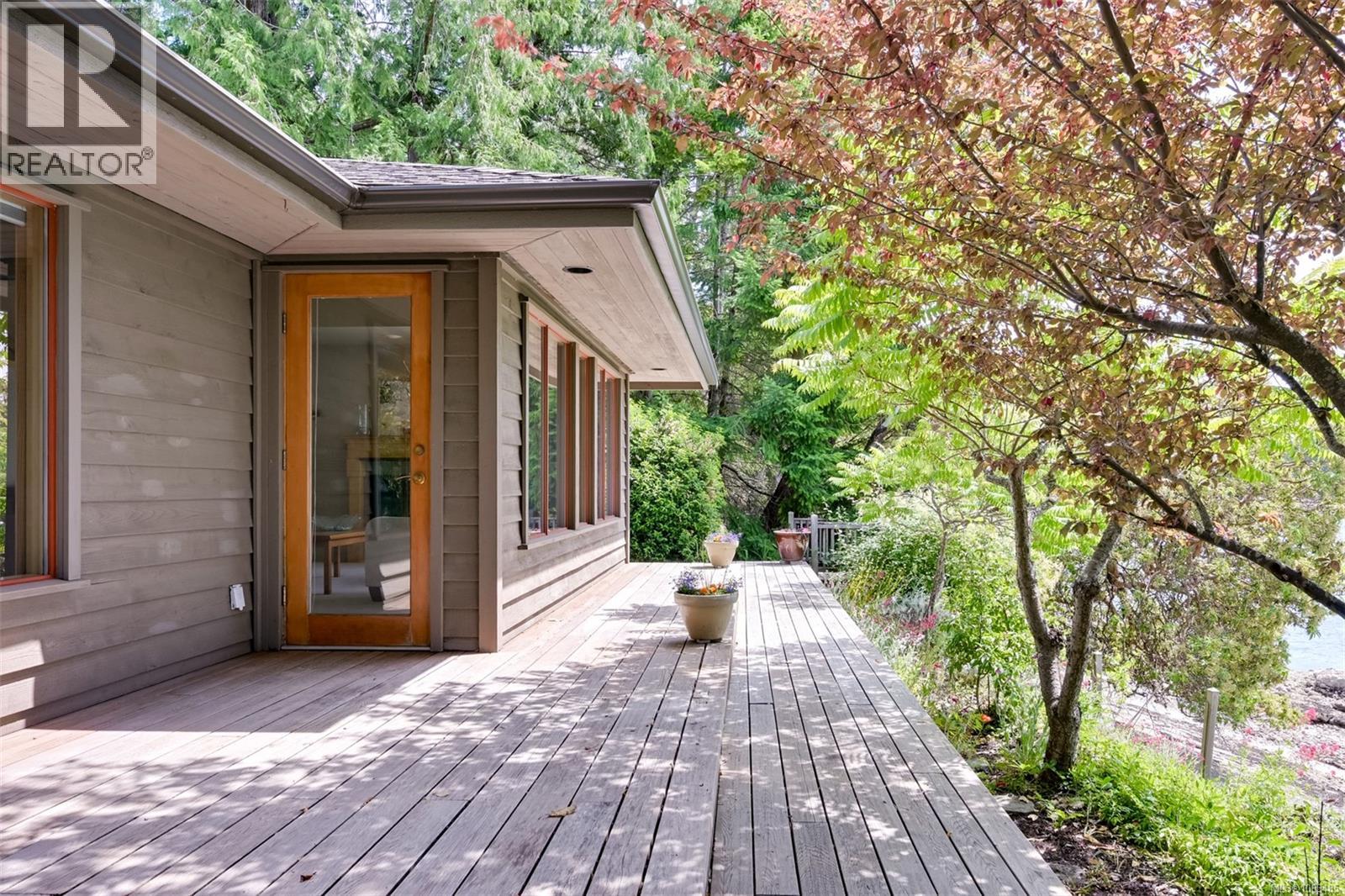 114 Arbutus Rd, Salt Spring