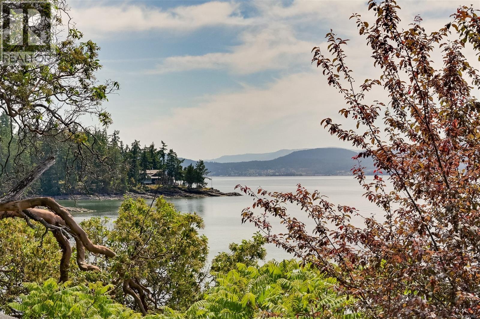 114 Arbutus Rd, Salt Spring