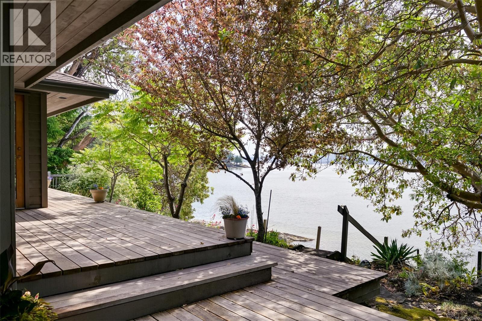 114 Arbutus Rd, Salt Spring