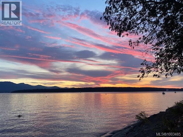 114 Arbutus Rd, Salt Spring