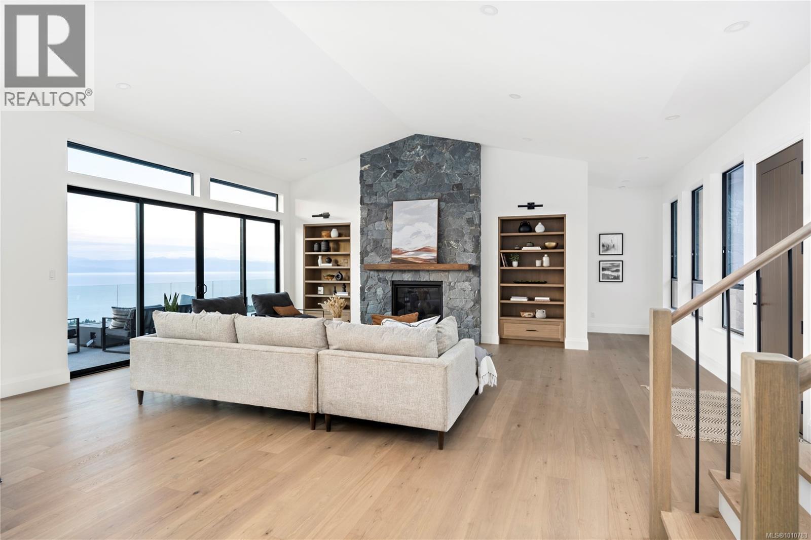 Photo 5 of 7546 Tonnerre Way, Lantzville BC